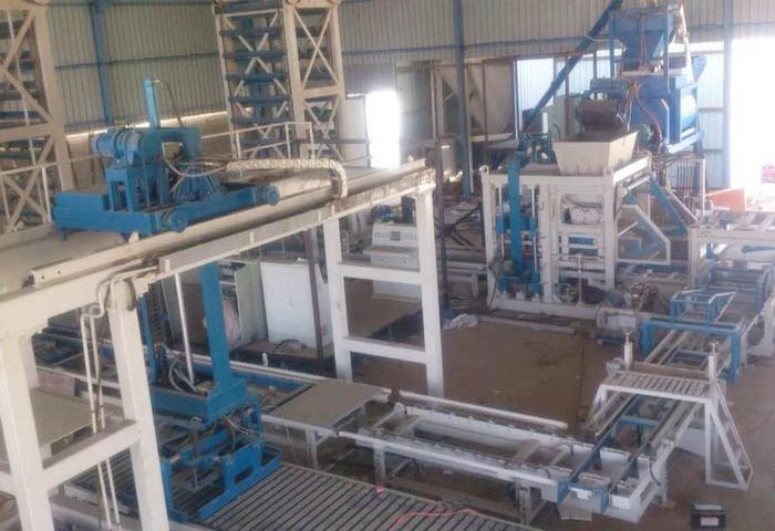 全自動水泥磚機生產(chǎn)線推進建筑垃圾固廢綜合利用